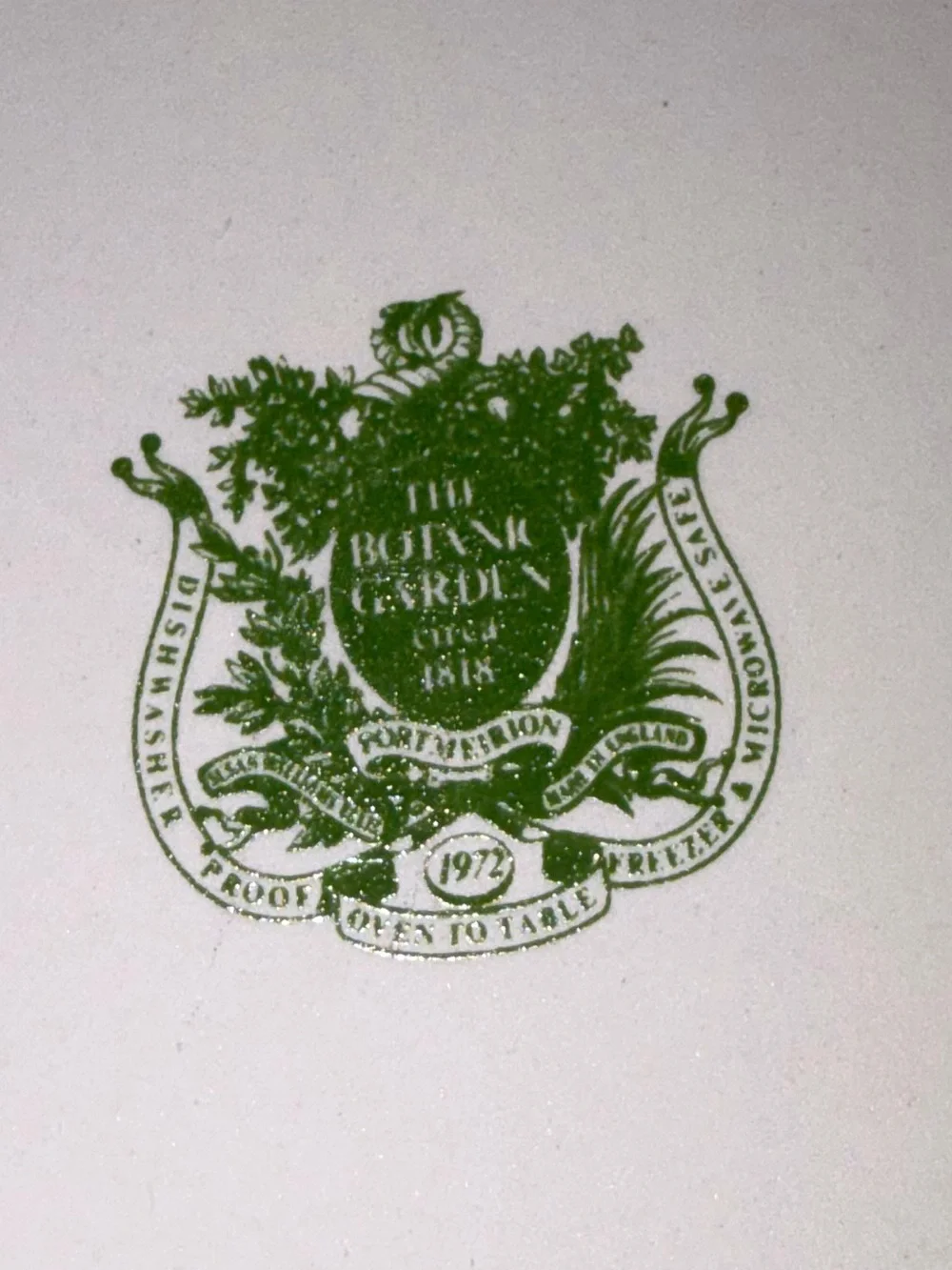 Like new Portmeirion Botanic Garden Pie Plate Christmas Rose